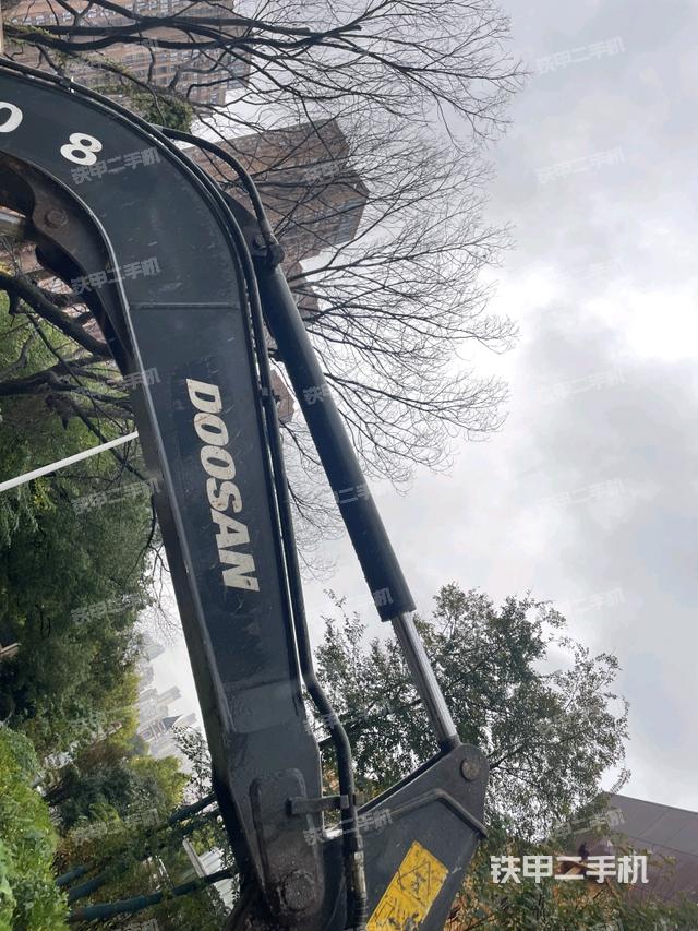 小臂整体右前（工作和回转装置）