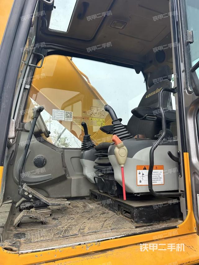 驾驶室整体（整机外观）