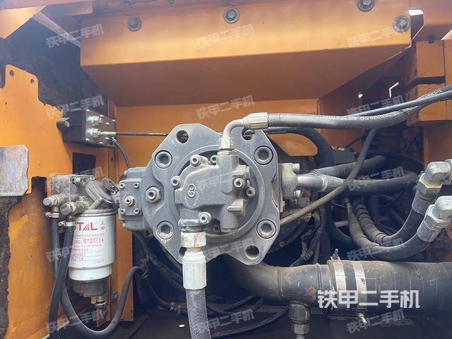 液壓泵艙室正面整體（整機(jī)外觀）