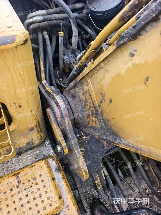 大臂根部 斜视（工作和回转装置）