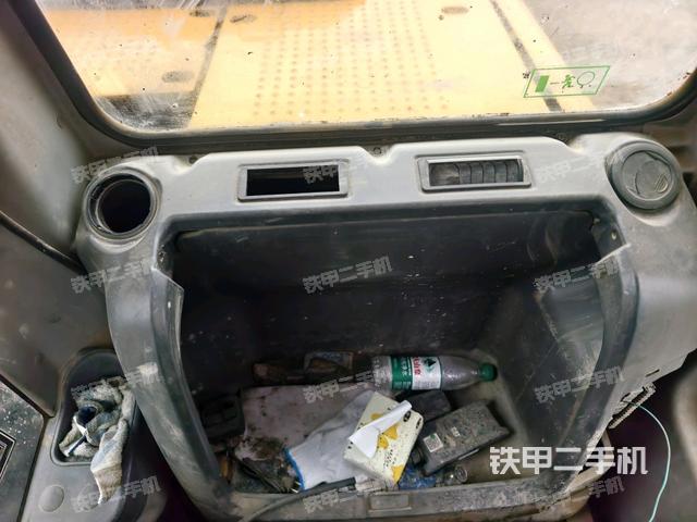 座椅后部（驾驶室部分）