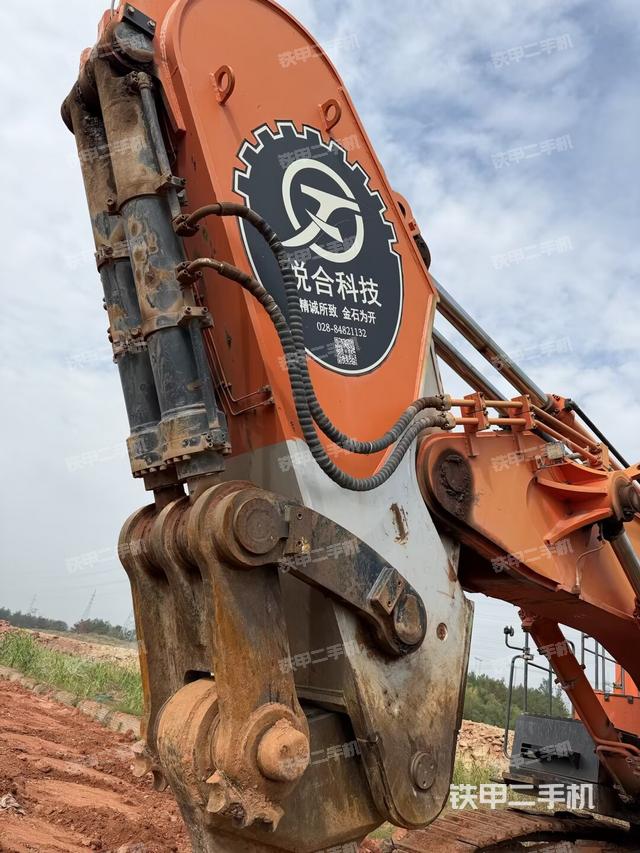 大臂根部?斜視（工作和回轉(zhuǎn)裝置）