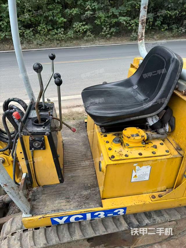 駕駛室整體（整機(jī)外觀）