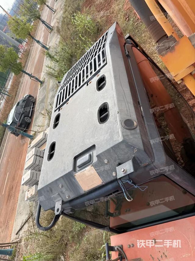 駕駛室頂部俯視（上車部件）