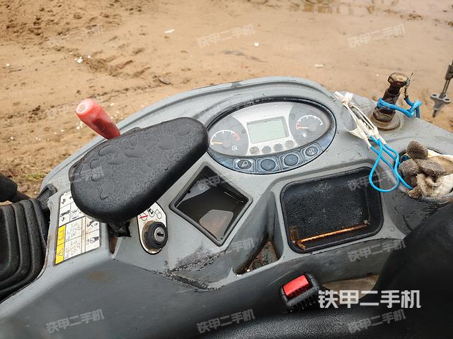 驾驶室顶部（整机外观）