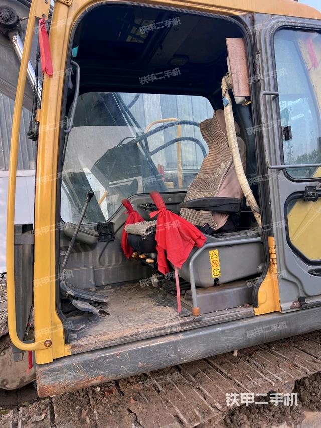 駕駛室整體（整機(jī)外觀）