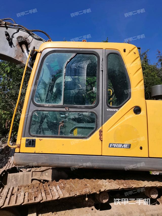 駕駛室正側(cè)（駕駛室部分）