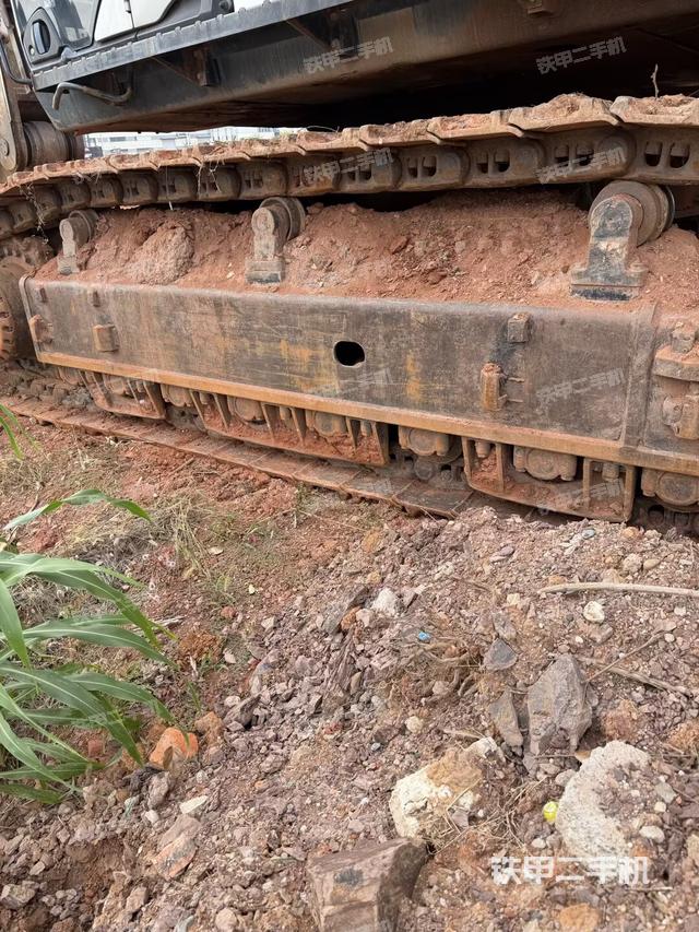 左側(cè)行走馬達(dá)蓋板（行走機(jī)構(gòu)）