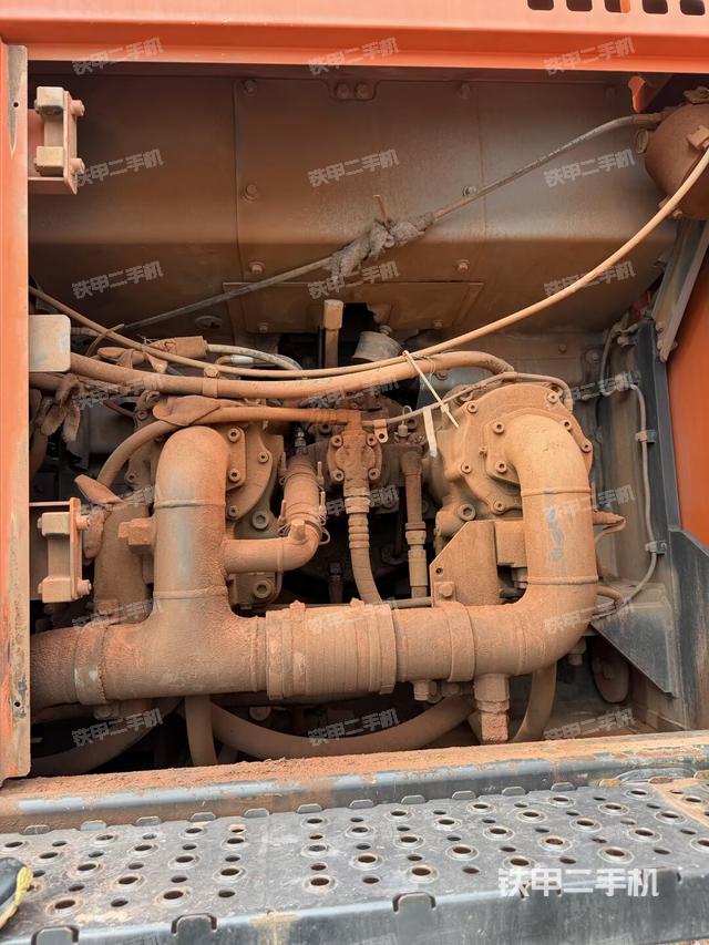 液壓泵斜45?左（大件艙室）