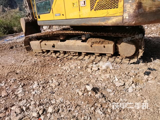 左側(cè)履帶整體?（行走機(jī)構(gòu)）