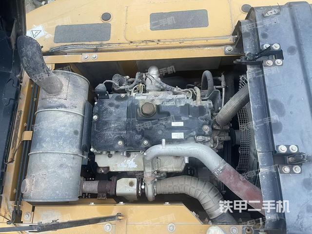 发动机室（上车部件）