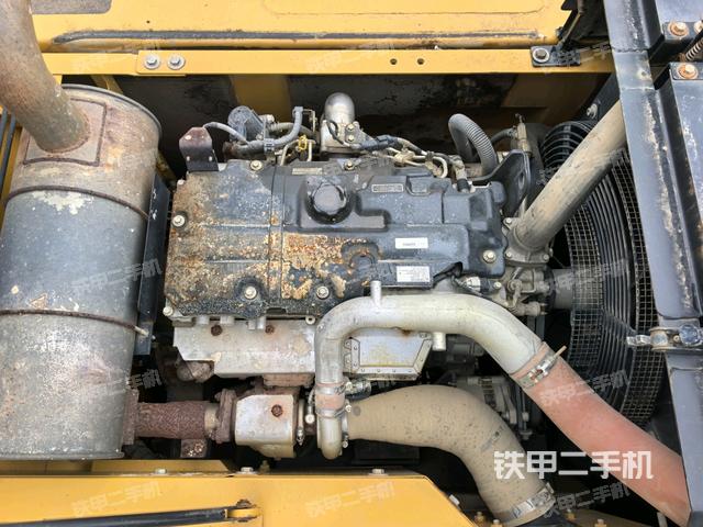 发动机室（上车部件）