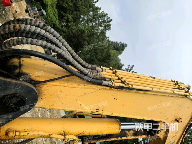 大臂背部俯视（工作和回转装置）