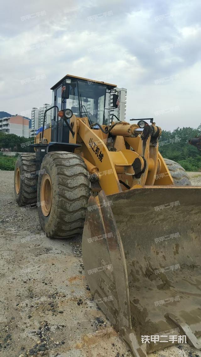 駕駛室工作臺（整機外觀及大件）