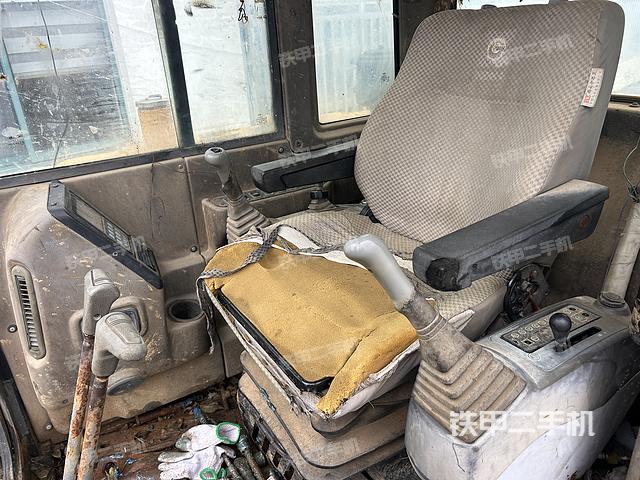 驾驶室整体（整机外观）