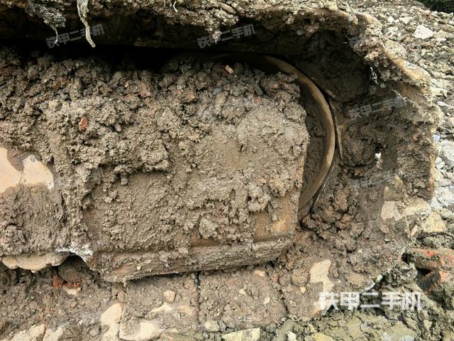 右驱动轮（行走机构）