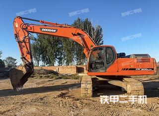 斗山DX300LC挖掘機