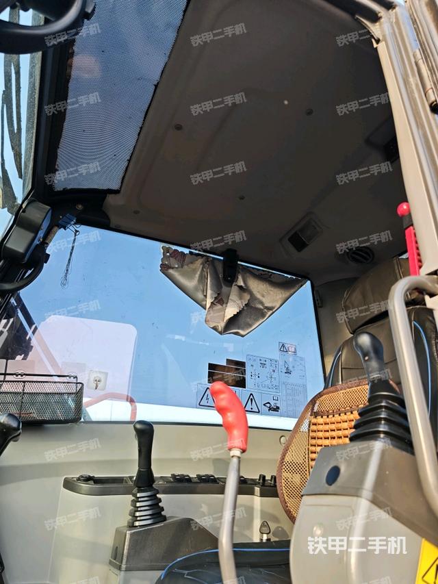 后窗玻璃角标（驾驶室部分）