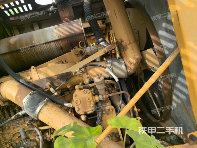 发动机舱全景（压路机发动机舱）