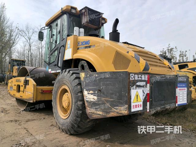 左后45°（压路机整机外观）