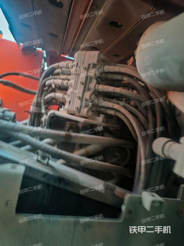 驾驶室整体（整机外观）