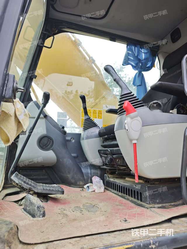 驾驶室整体（整机外观）