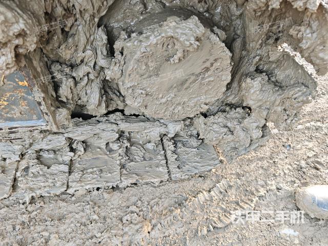 右侧行走马达盖板（行走机构）