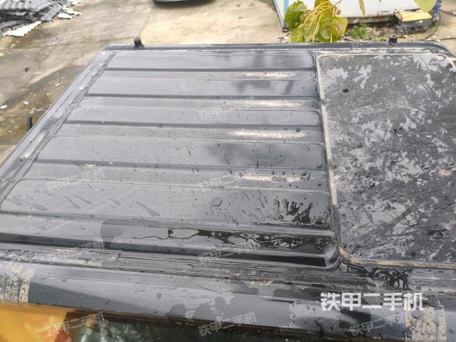 座椅右側(cè)控制臺(tái)/鑰匙門/油門/含右手柄（駕駛室部分）