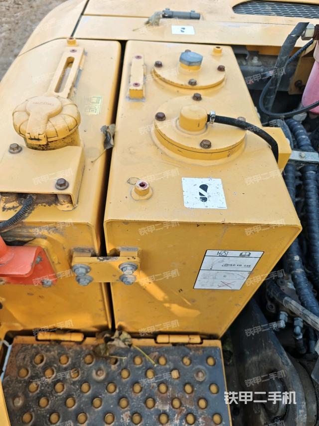 小臂整体右前（工作和回转装置）