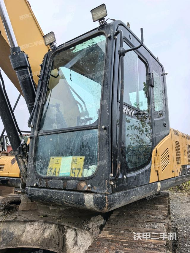 驾驶室整体（整机外观）