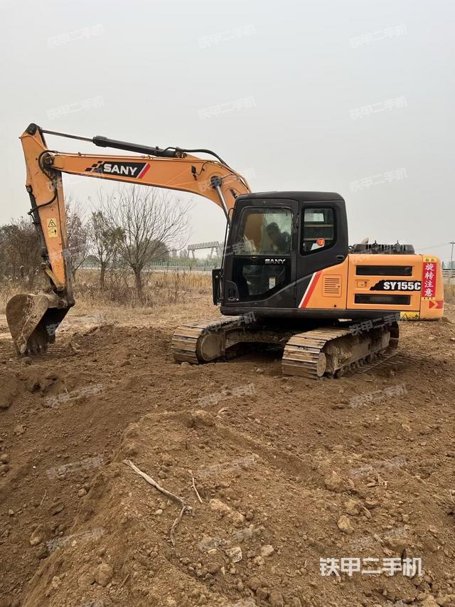 三一重工SY135C挖掘机