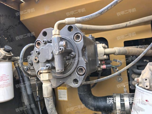 液压泵斜45 左（大件舱室）