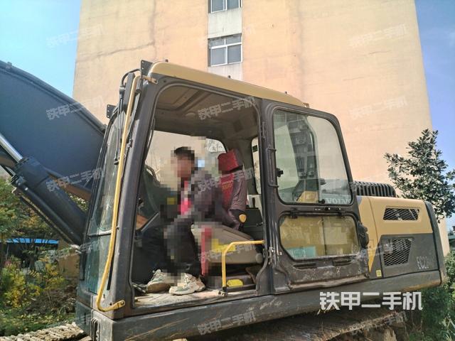 驾驶室整体（整机外观）