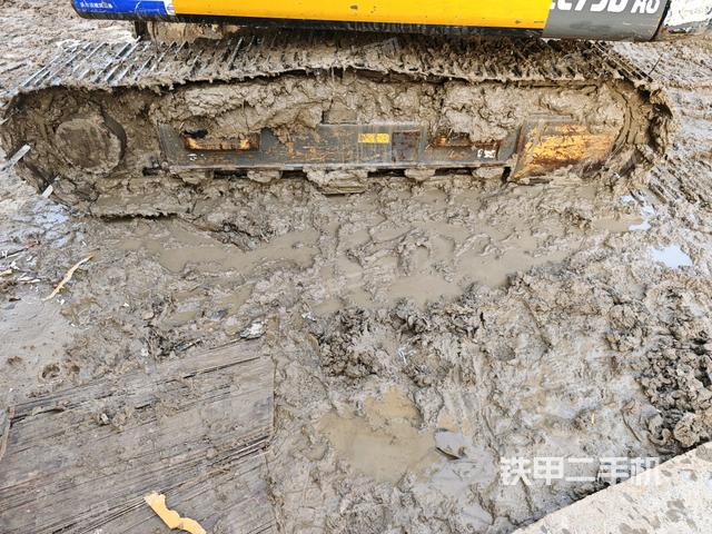 左侧履带整体 （行走机构）