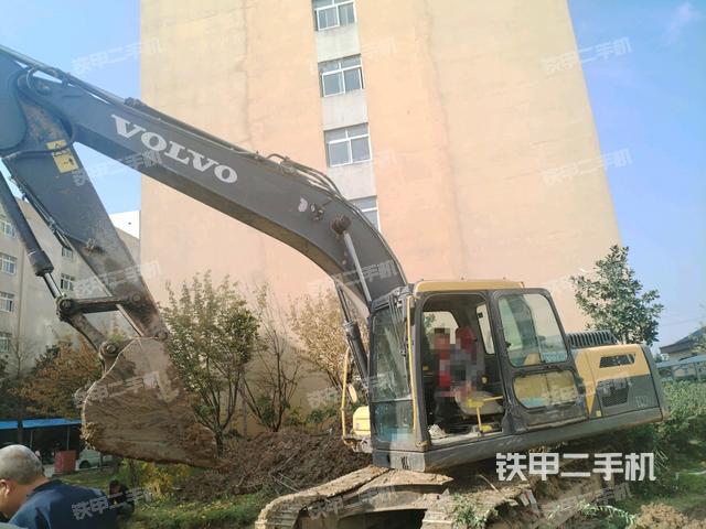 沃尔沃EC200 D挖掘机