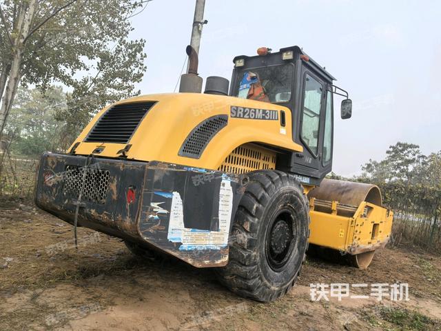 右后45°（压路机整机外观）