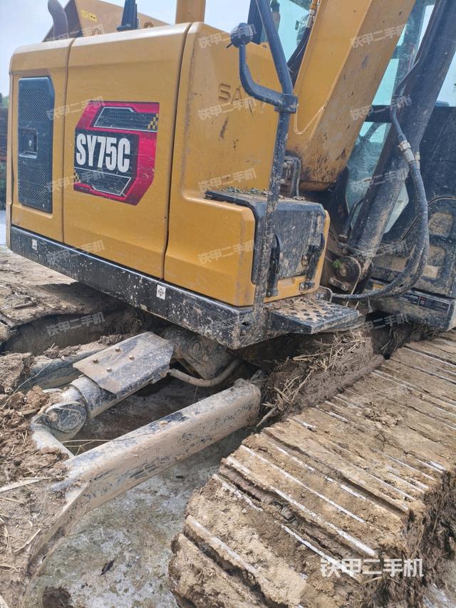 驾驶室顶部（整机外观）