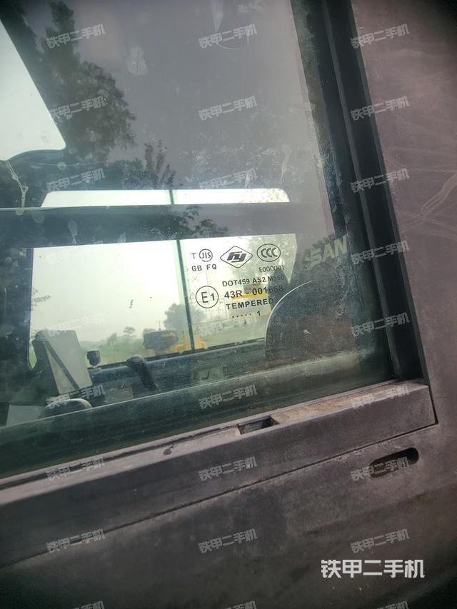 驾驶室整体（整机外观）