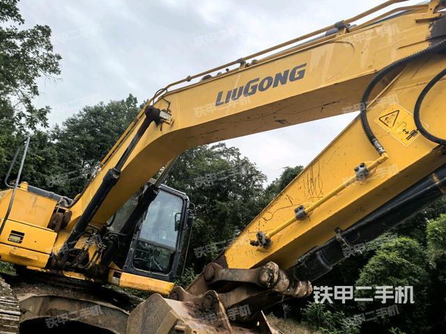 小臂整体左后（工作和回转装置）