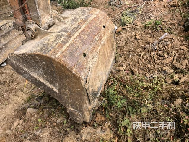 鏟斗右后整體（工作和回轉(zhuǎn)裝置）