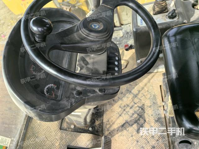 后玻璃角标（压路机驾驶室）