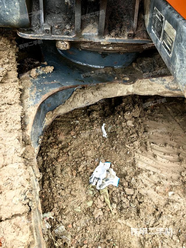 转盘和下车架正前（工作和回转装置）