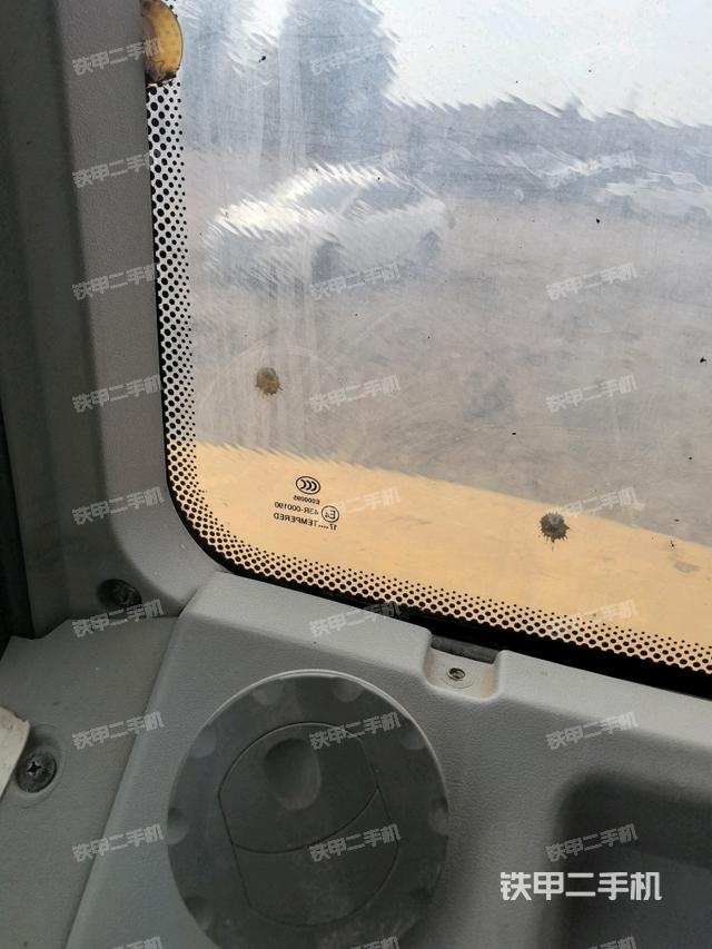 后窗玻璃角标（驾驶室部分）