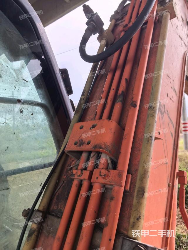 大臂根部?斜（工作和回轉(zhuǎn)裝置）