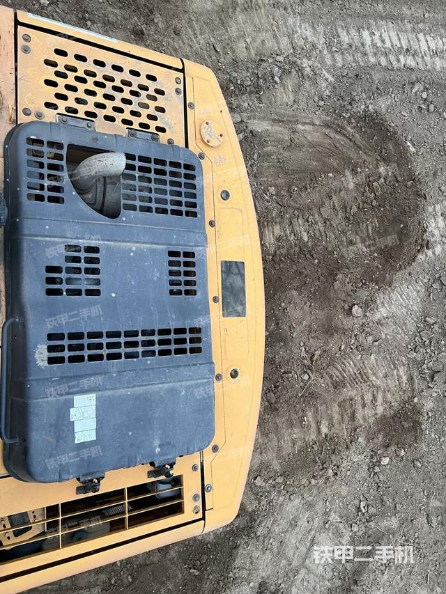 驾驶室顶部（整机外观）