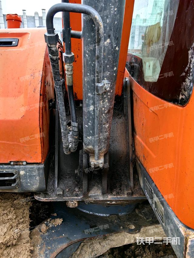 大臂根部 斜（工作和回转装置）