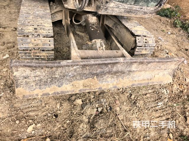 轉(zhuǎn)盤和下車架正前（工作和回轉(zhuǎn)裝置）