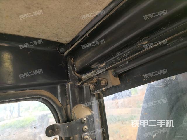 座椅右側(cè)控制臺(tái)/鑰匙門/油門/含右手柄（駕駛室部分）