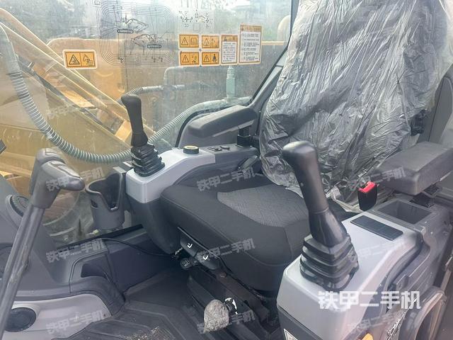 駕駛室整體（整機外觀）