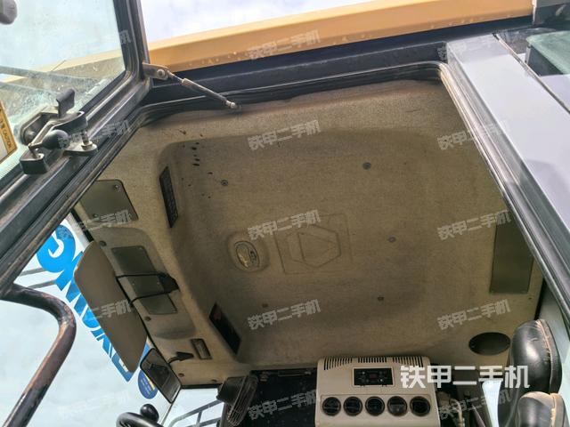 驾驶室外顶全景（压路机驾驶室）